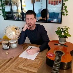 Le même chanteur (acoustique)
