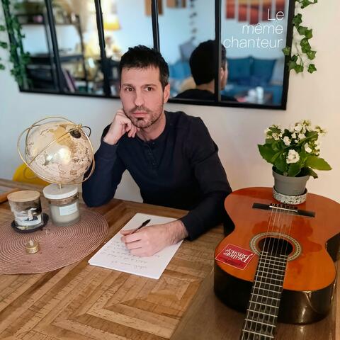 Le même chanteur (acoustique)