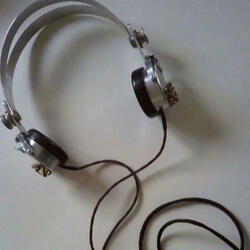 myheadhurts (feat. veezuh)