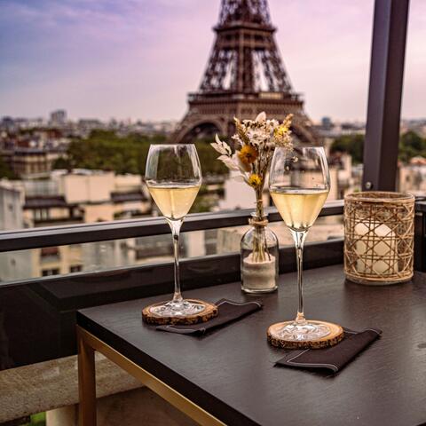 CHAMPAGNE & ROSÉ
