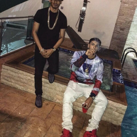 SIENTE EL CALENTON (feat. Mr. cano)