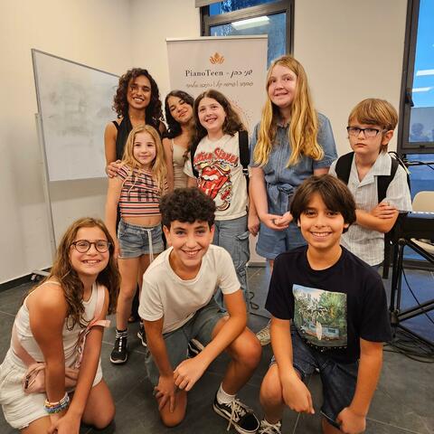 סמינר יצירת שירים 2024