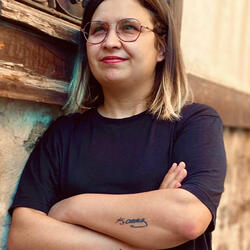 HORON (GÖZLERİN RENGİ ELA)