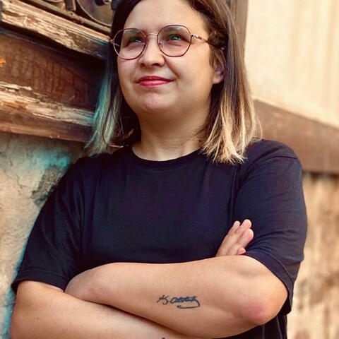 HORON (GÖZLERİN RENGİ ELA)