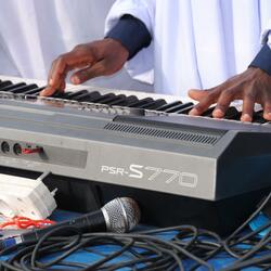 Ungangilibazisi (feat. Thabile Mthombeni)