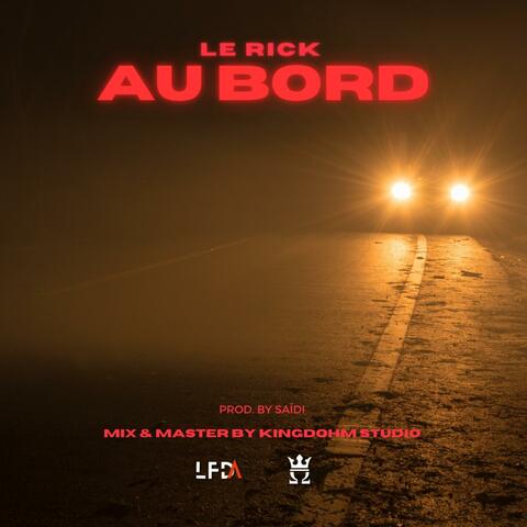 AU BORD