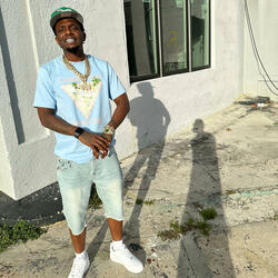 Hold yuh (freestyle)