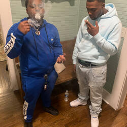 V.S(FREESTYLE) (feat. Mo Cheese) (Unmastered)