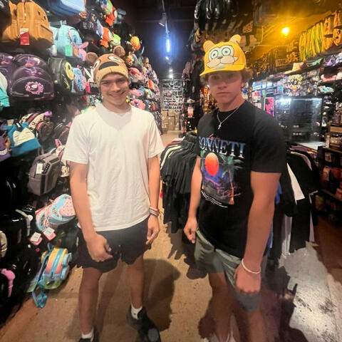 Disney (feat. Hoss)