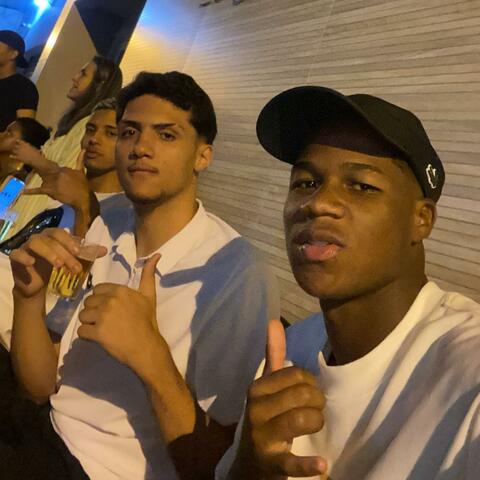 Surra de Pau na Piranha x Já te falei novinho