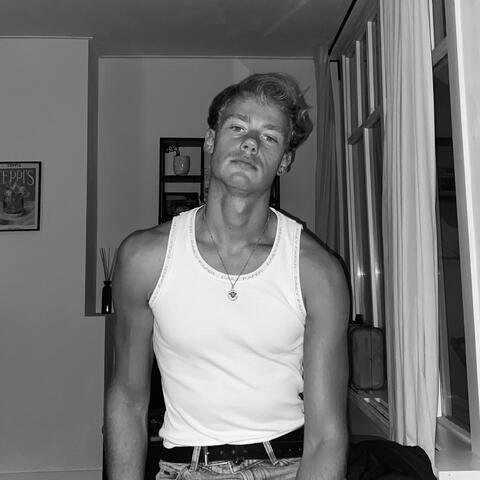 Modern Angel (Deluxe)