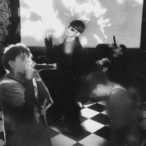 COMPLICADO ESTAR (feat. zhetatheplug)