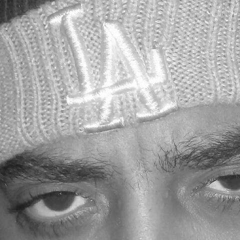 Bitches love me, Niggas wanna be me