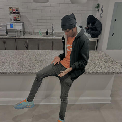 Hunnids (feat. Tekkmf)