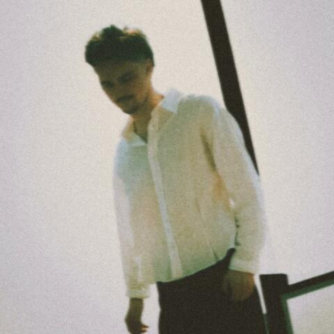 WHERE ARE YOU NOW? (OCEAN EYES)