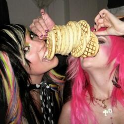 HIT THE SPOT (feat. Kl1pXD)