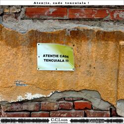 Atenție cade Tencuiala