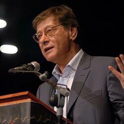 أُسميك نرجسية حول قلبي (محمود درويش)