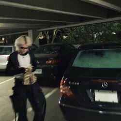 B0M0S (feat. MarzTLK)