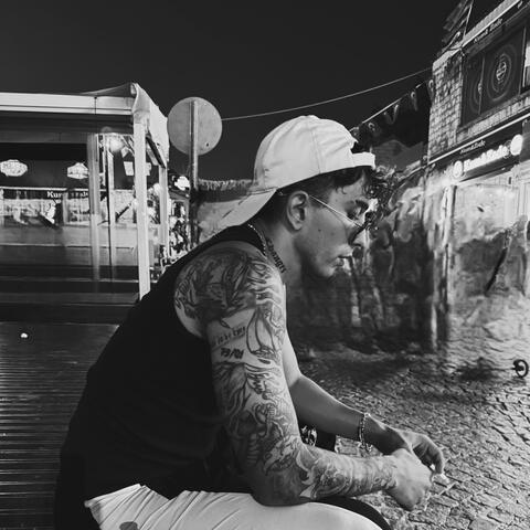 Anlamazdın (feat. Yorilla)