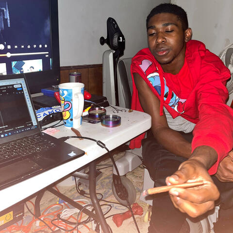 Rockout.ent (never been lacking) macgettingmoney