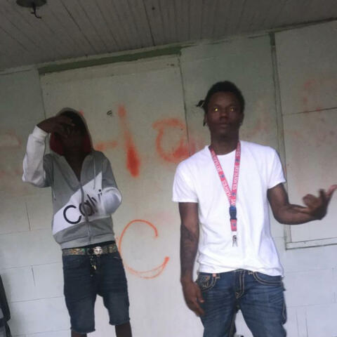 She in love witta Chaser