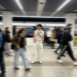 OROSZLÁNSZÍVŰ LÁNCHÍDI YEEZY