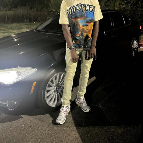 Striker (feat. youngestpaidd)