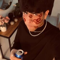 Mi Debilidad (feat. GEACHECE)