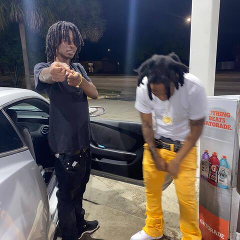 Murda Twinz (feat. KashedOutMj)