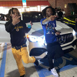 Shake Pound (feat. KashedOutMj & FOF Scott)