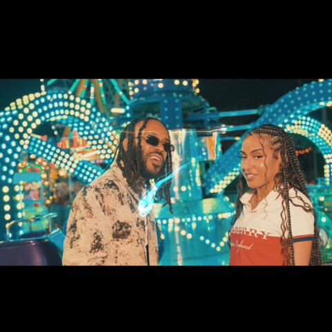 Siempre Me Llamas (feat. Qino Santo)