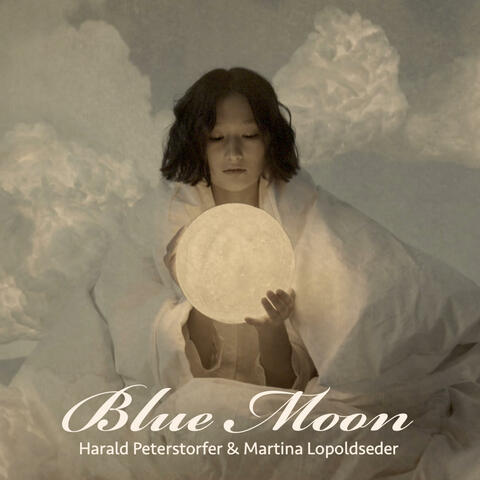 Blue Moon (feat. Martina Leopoldseder)