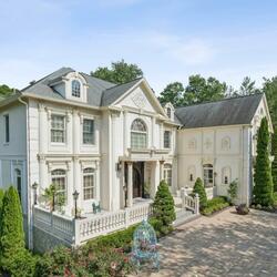 Seneca's Stylish Goodbye