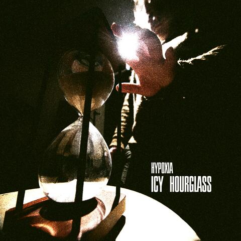 Icy Hourglass
