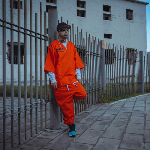 Andamos bien pilas (feat. DarbinGDL)