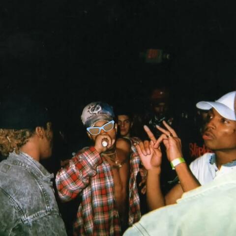 ILuvMyCliqueLikeKanyeWest