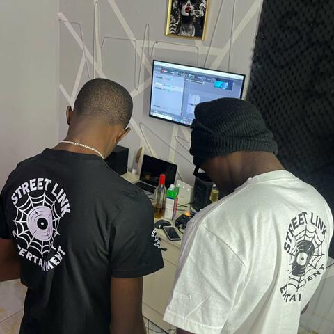 DEJAVU (feat. Rufias)