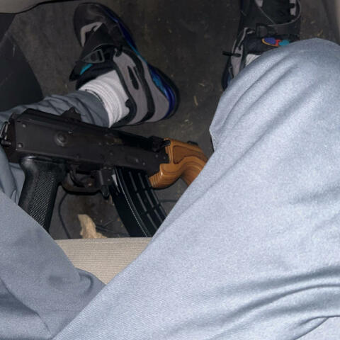 Hallow tipz (feat. Luhkie)