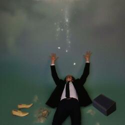 少年维持着烦恼