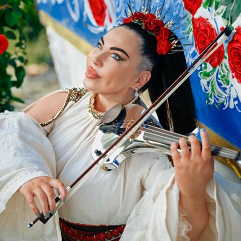 Arasi Di Lunina / Carvanari'i / Gura Ta (More Lea Feata) / Luna Alba / Un Trandafir Creste La Firida Mea