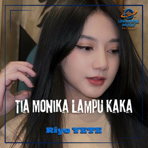 Tia Monika Lampu Kaka