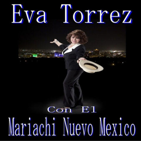 Eva Torrez con el mariachi nuevo Mexico