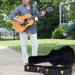 Zorro and the Street Singer