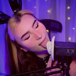 Bunny Girl Earlicking Pt.4