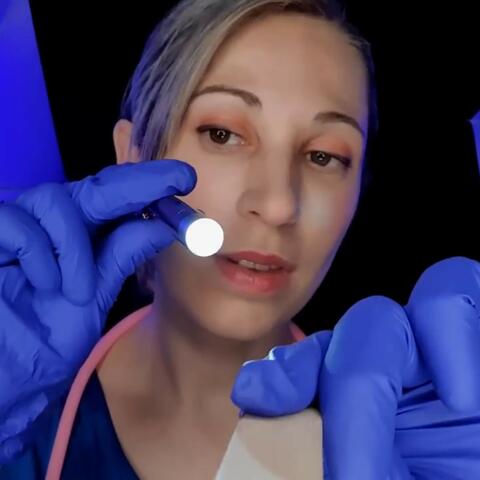 ASMR Chequeo Médico en 5 minutos