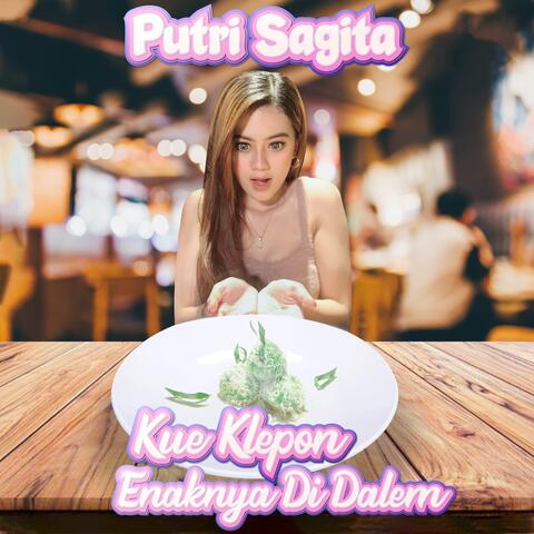 Kue Klepon Enaknya Di Dalam
