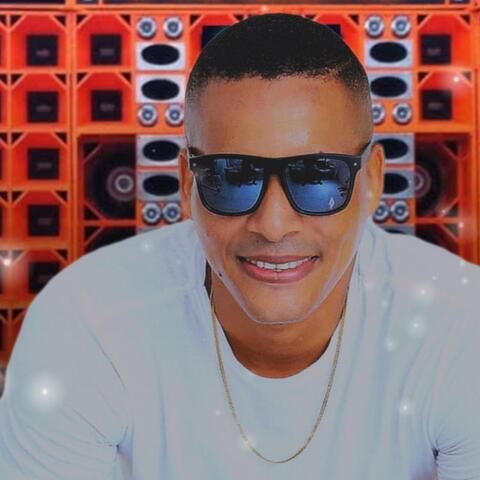 Bem Debaixo Do Seu Nariz