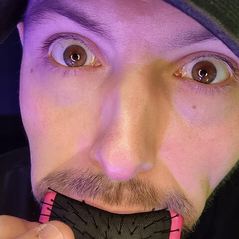 Brush Blitz: Aggressive ASMR Sensations