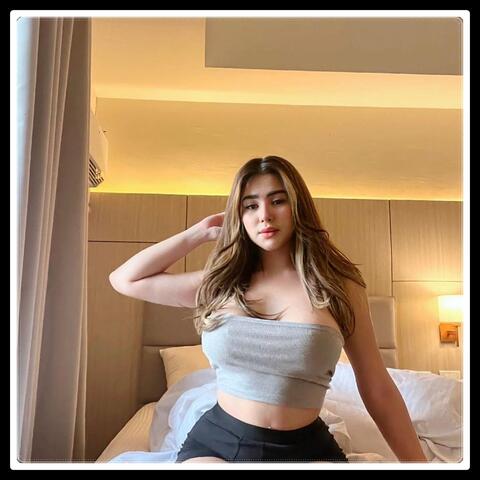 DJ Cinderella Pun Tiba Dengan Kereta Kencana